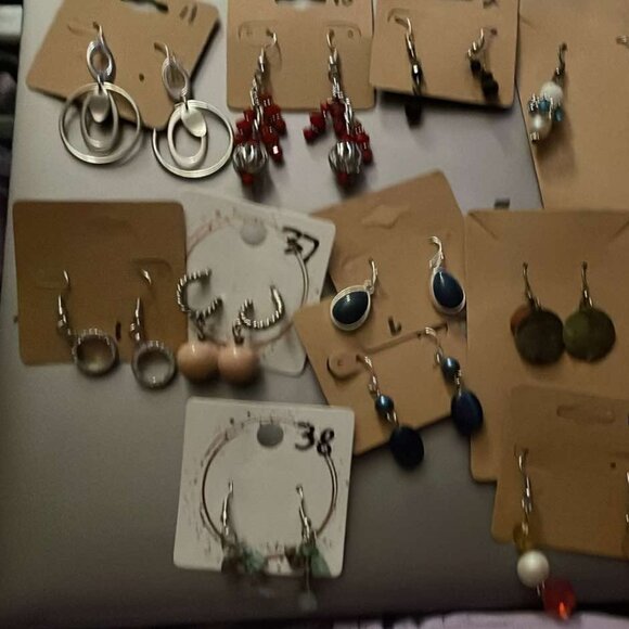 Lot 15 silver tone earrings - Picture 1 of 16
